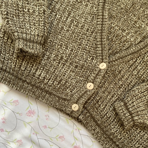 Low cut short knit oversized cardigan - Picture 4 of 5